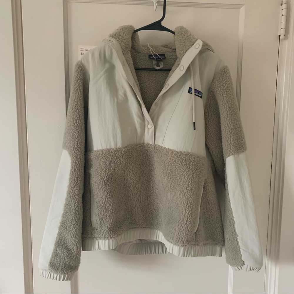 Patagonia Cream Fleece Pullover Medium